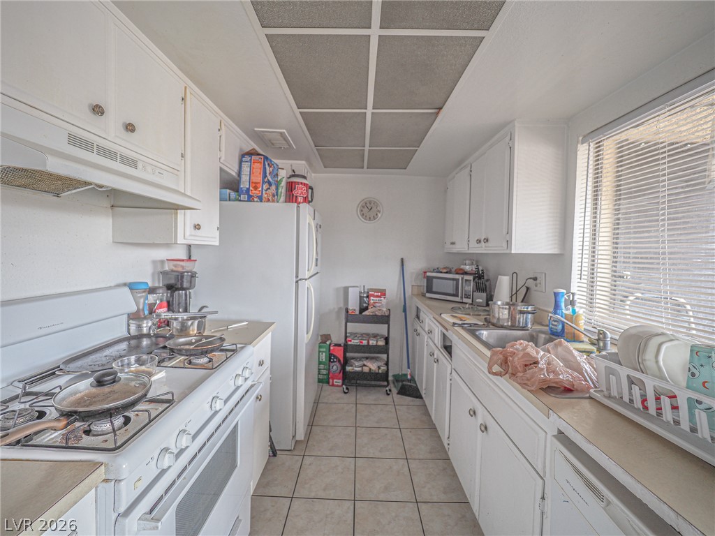 1370 Vegas Valley Drive 44 Property Photo 17