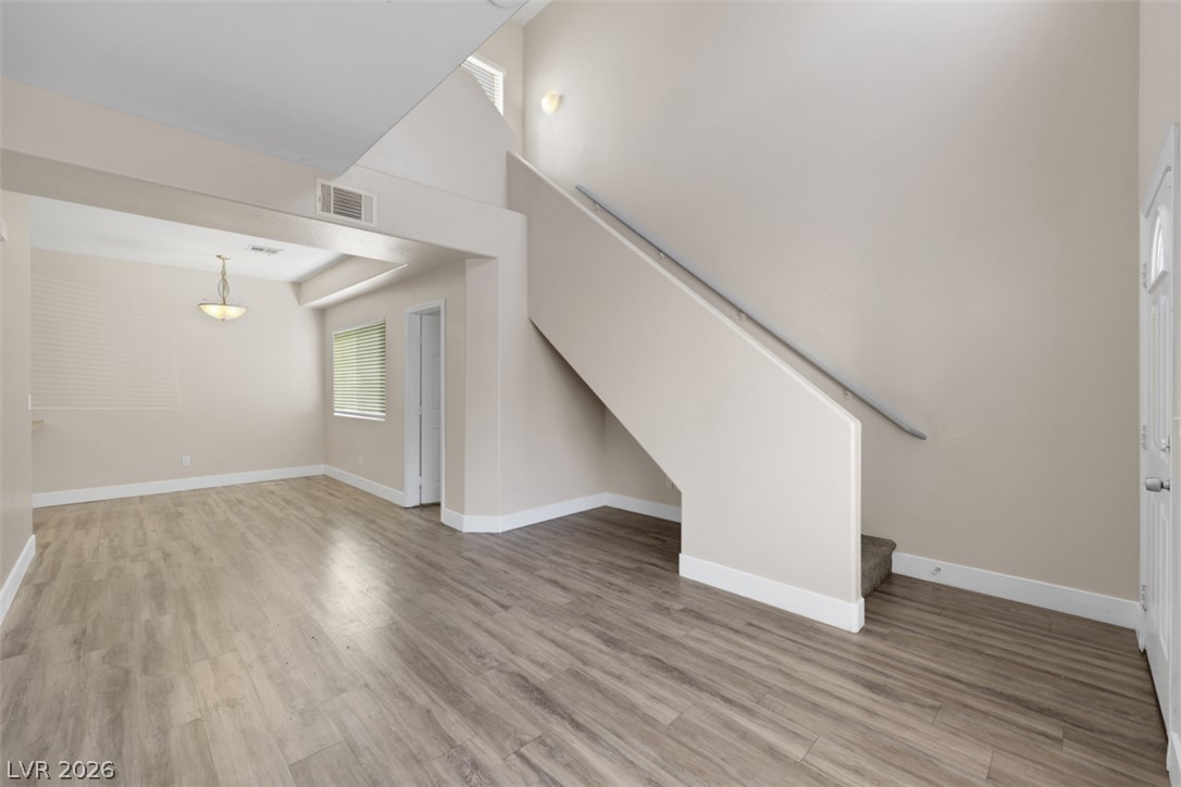 488 Parrot Beak Property Photo 2