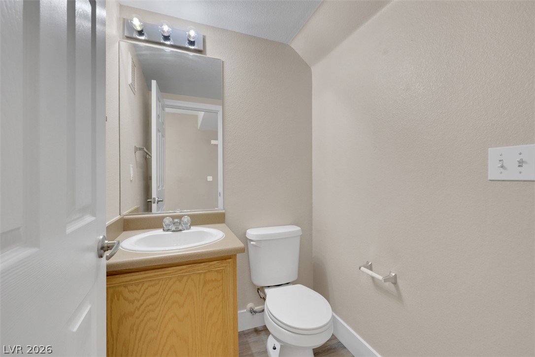 488 Parrot Beak Property Photo 4