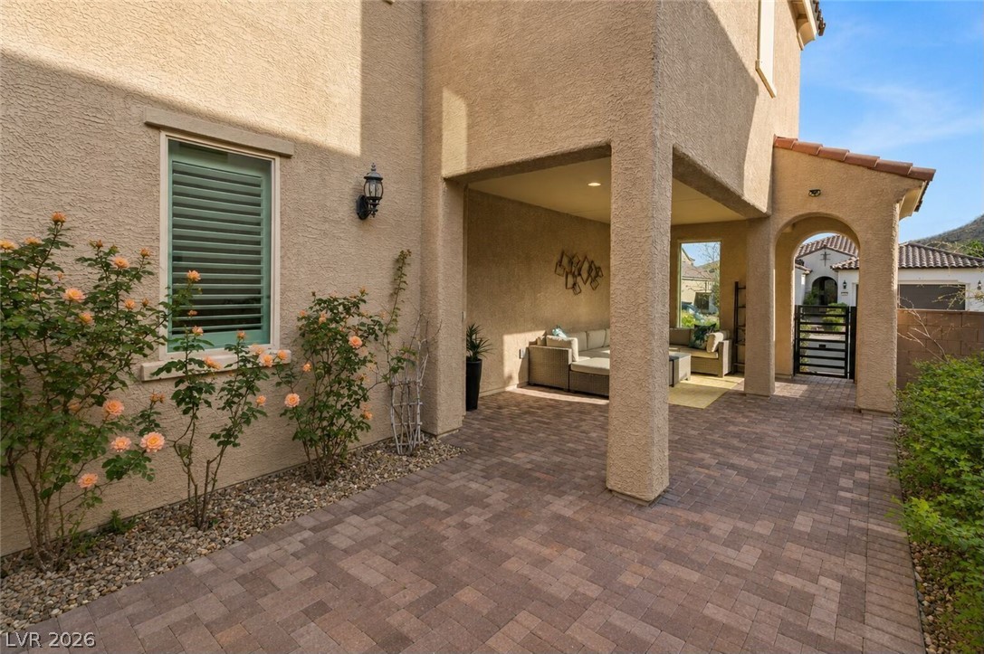 9514 Wild Valley Avenue Property Photo 4
