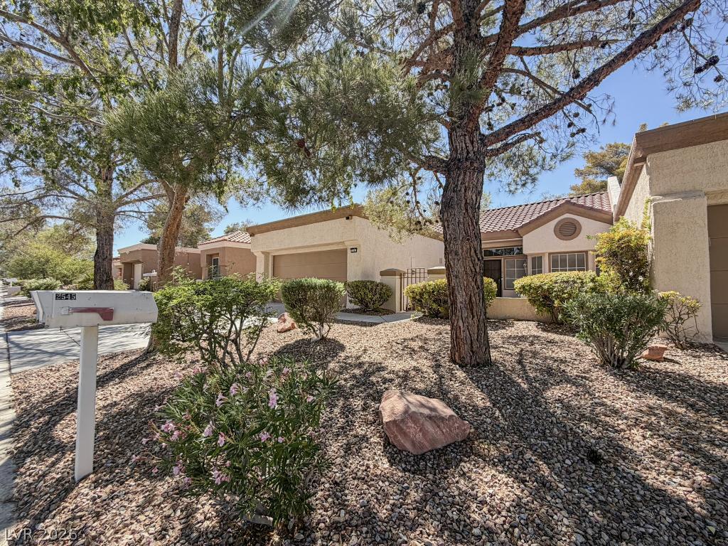 2541 Desert Glen Drive Property Photo 2