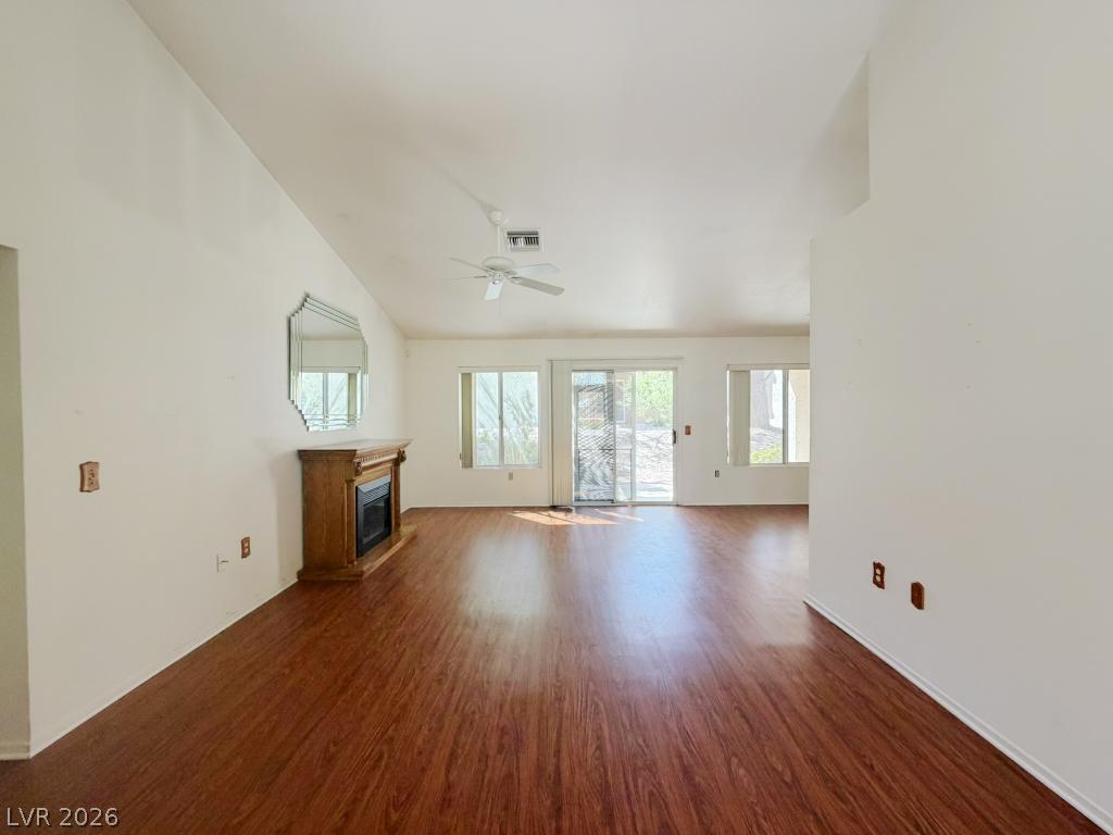 2541 Desert Glen Drive Property Photo 6