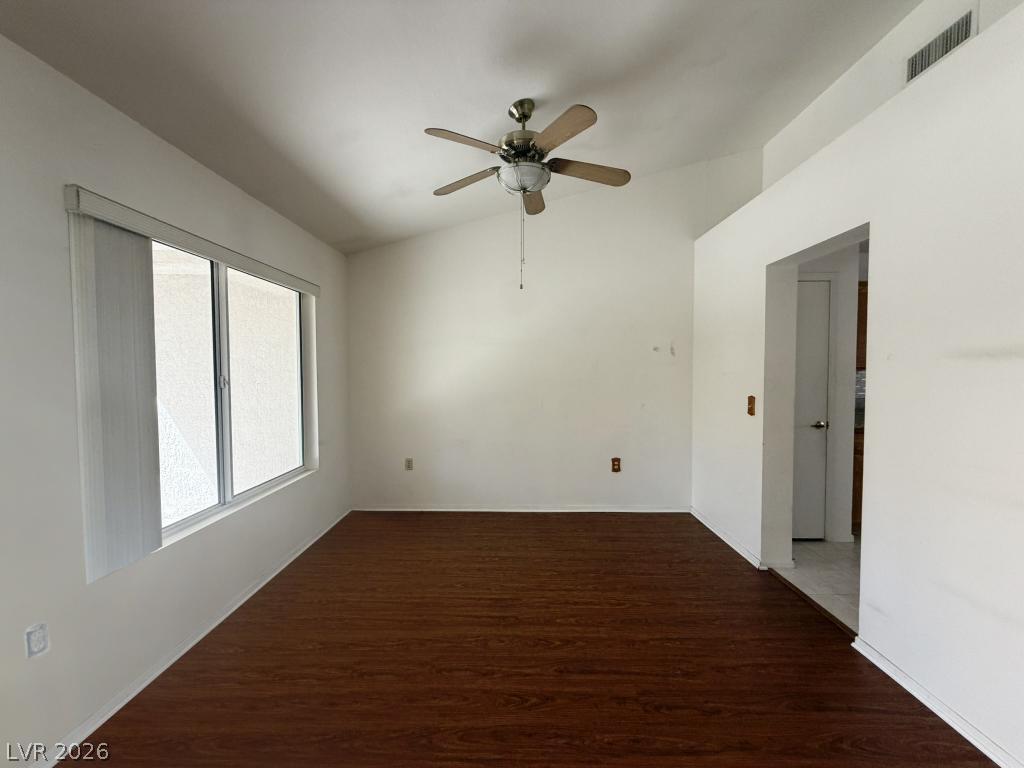 2541 Desert Glen Drive Property Photo 8