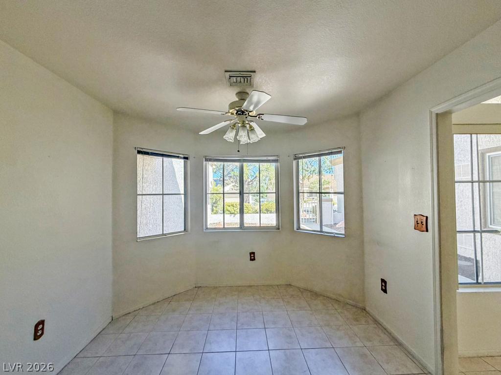 2541 Desert Glen Drive Property Photo 11