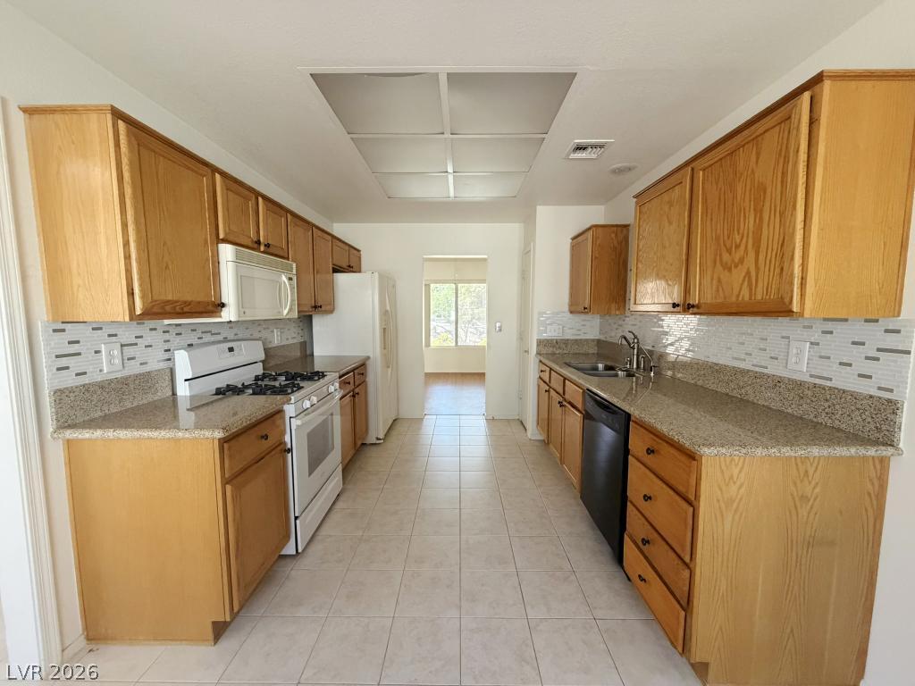 2541 Desert Glen Drive Property Photo 12