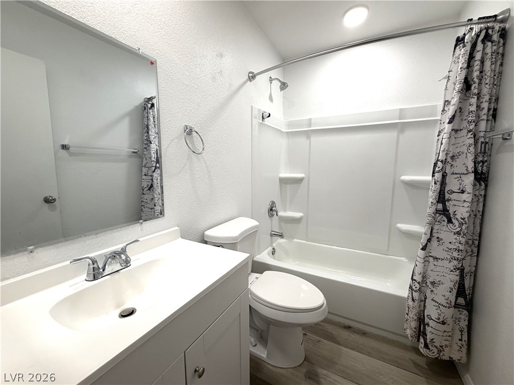 2724 Aarondavid Drive D Property Photo 7