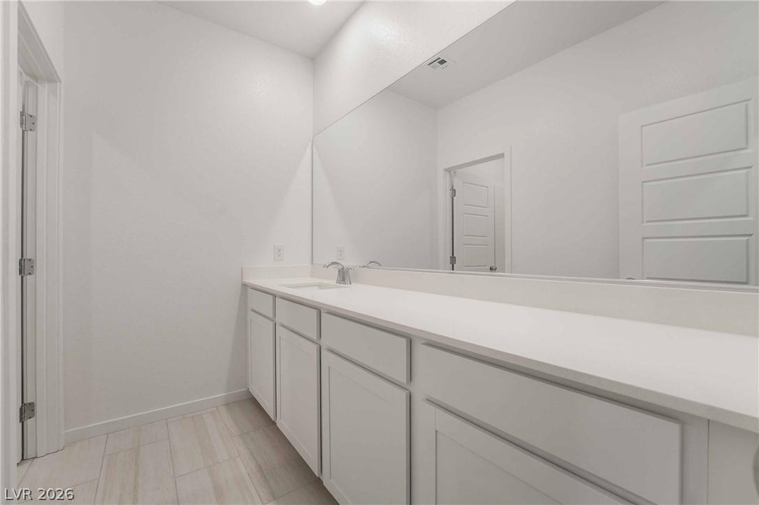 2558 Venetia Pointe Street Property Photo 17