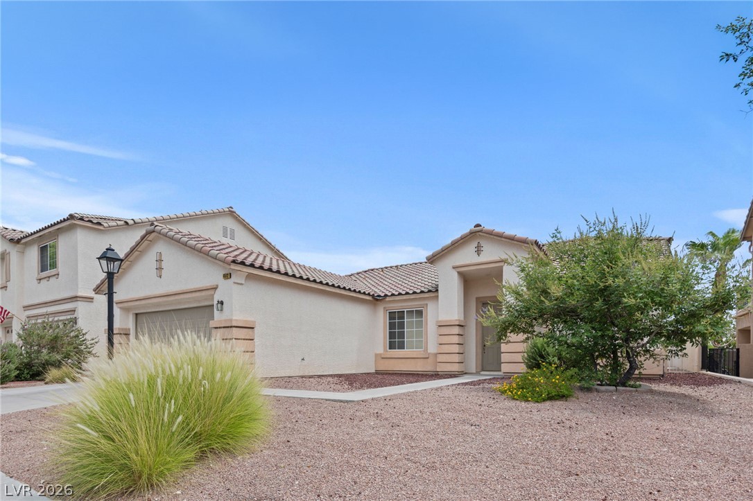 4512 Dawn Peak Street Property Photo 3