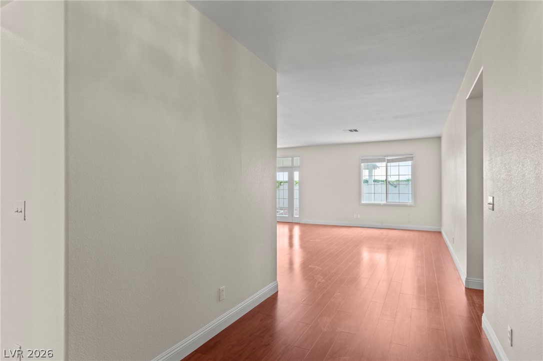 4512 Dawn Peak Street Property Photo 5