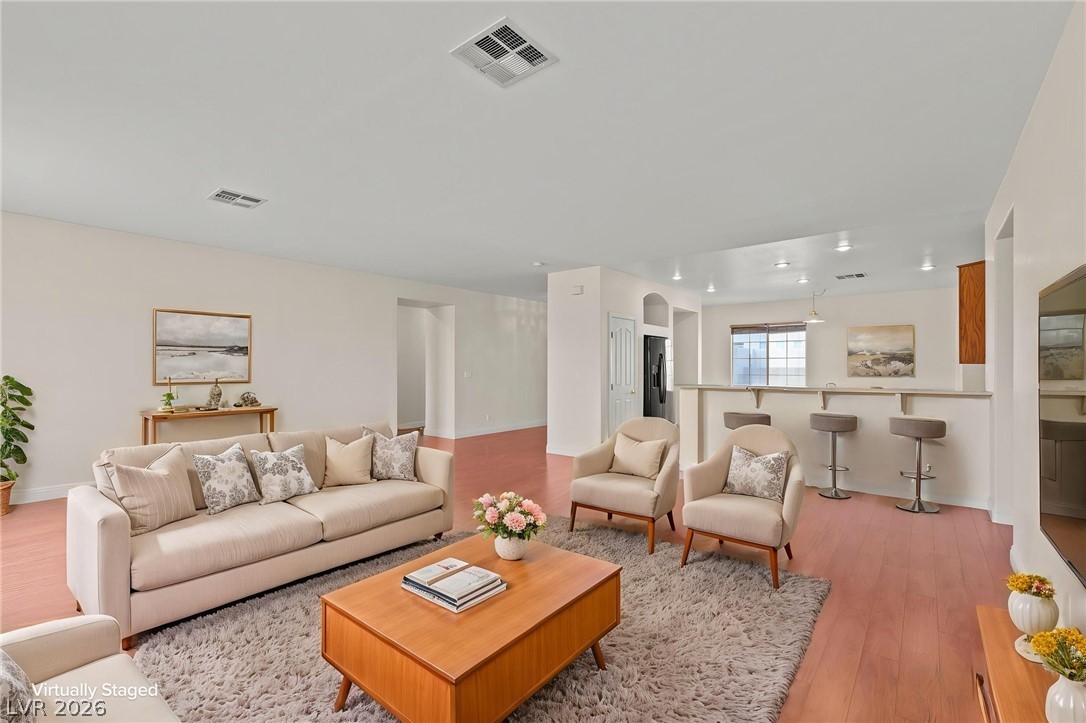 4512 Dawn Peak Street Property Photo 10