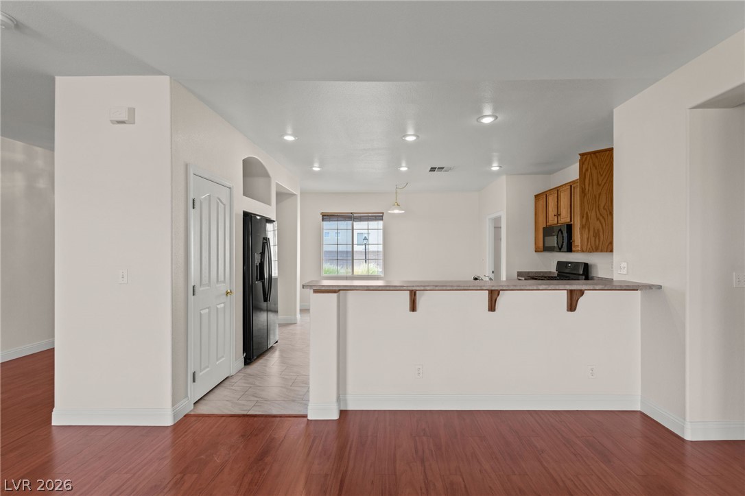 4512 Dawn Peak Street Property Photo 11