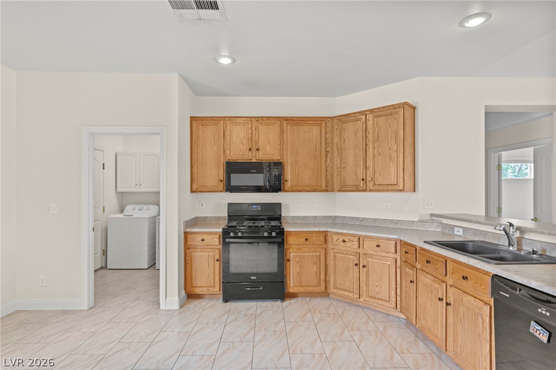 4512 Dawn Peak Street Property Photo 15