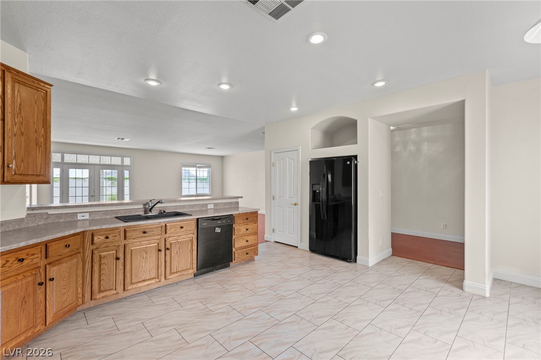 4512 Dawn Peak Street Property Photo 16