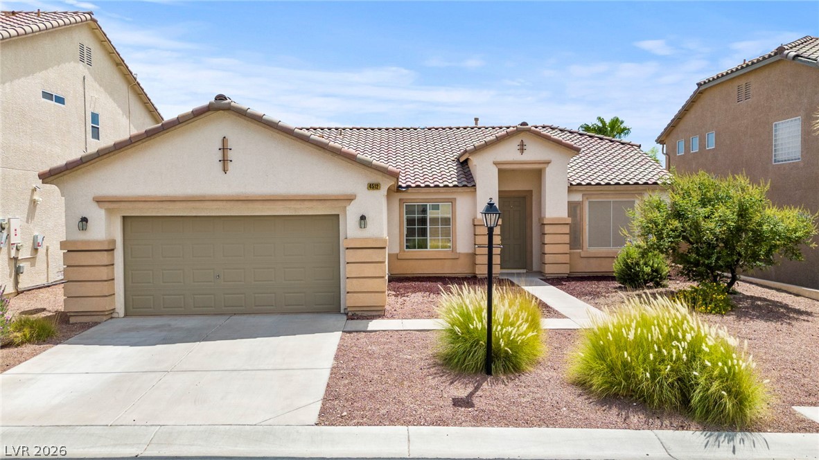4512 Dawn Peak Street Property Photo 44