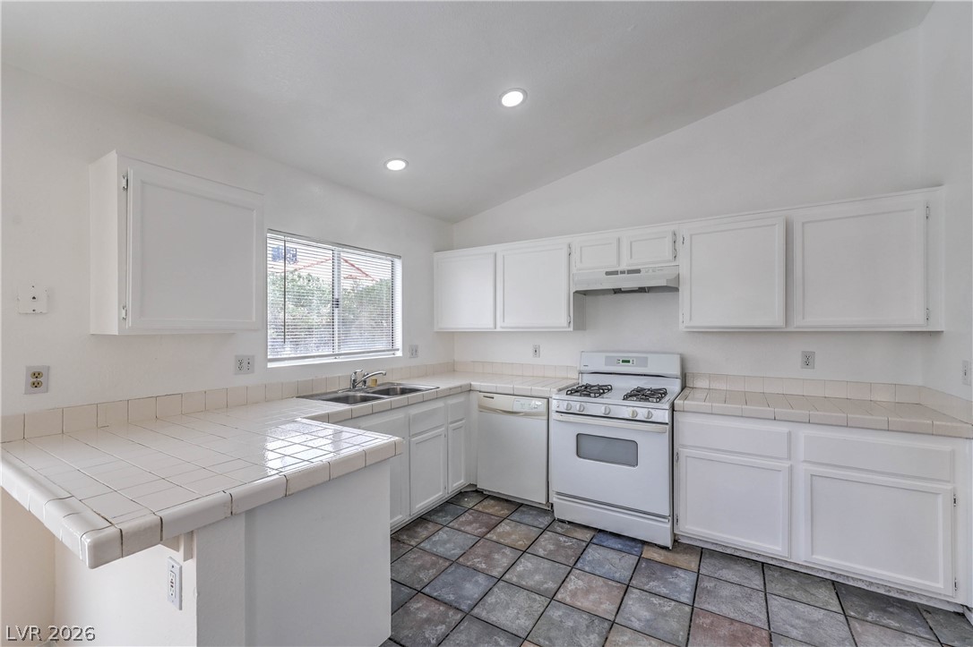 3511 Farina Drive Property Photo 3