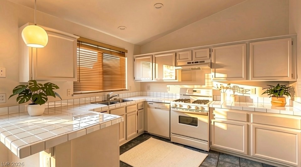 3511 Farina Drive Property Photo 4