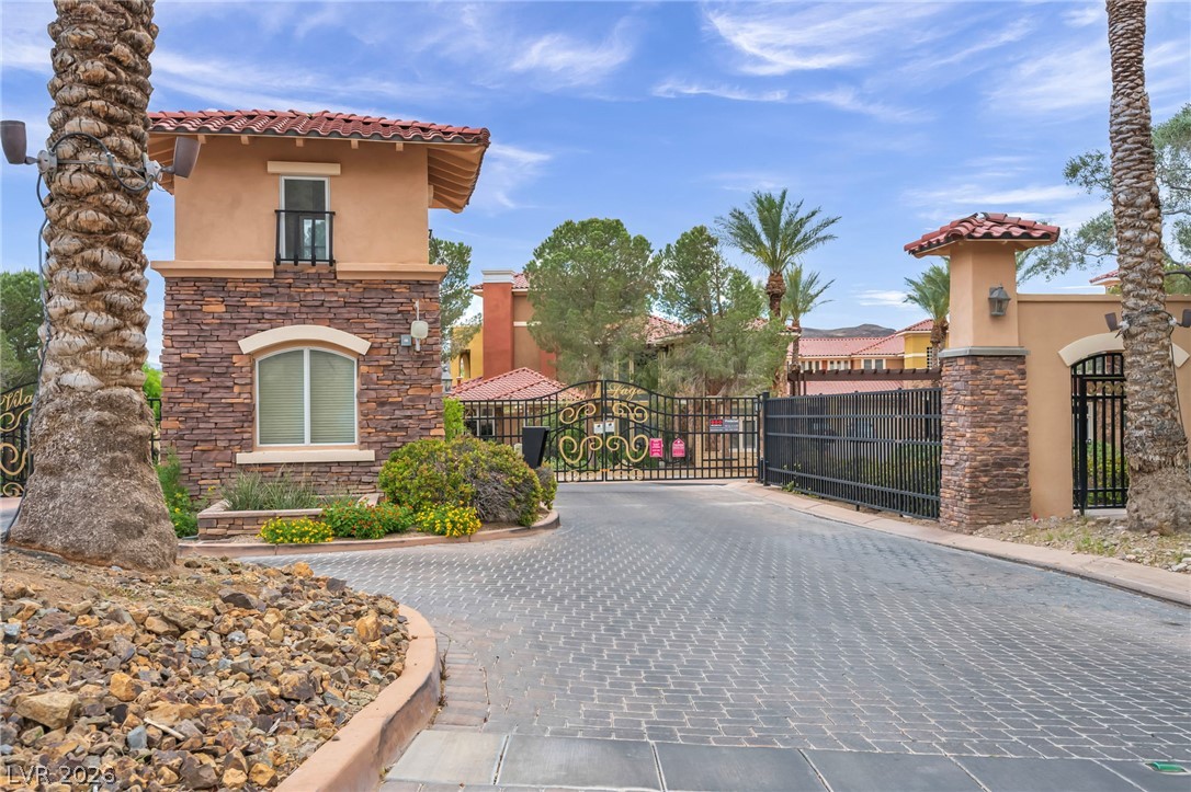 23 Cerchio Basso Property Photo 21