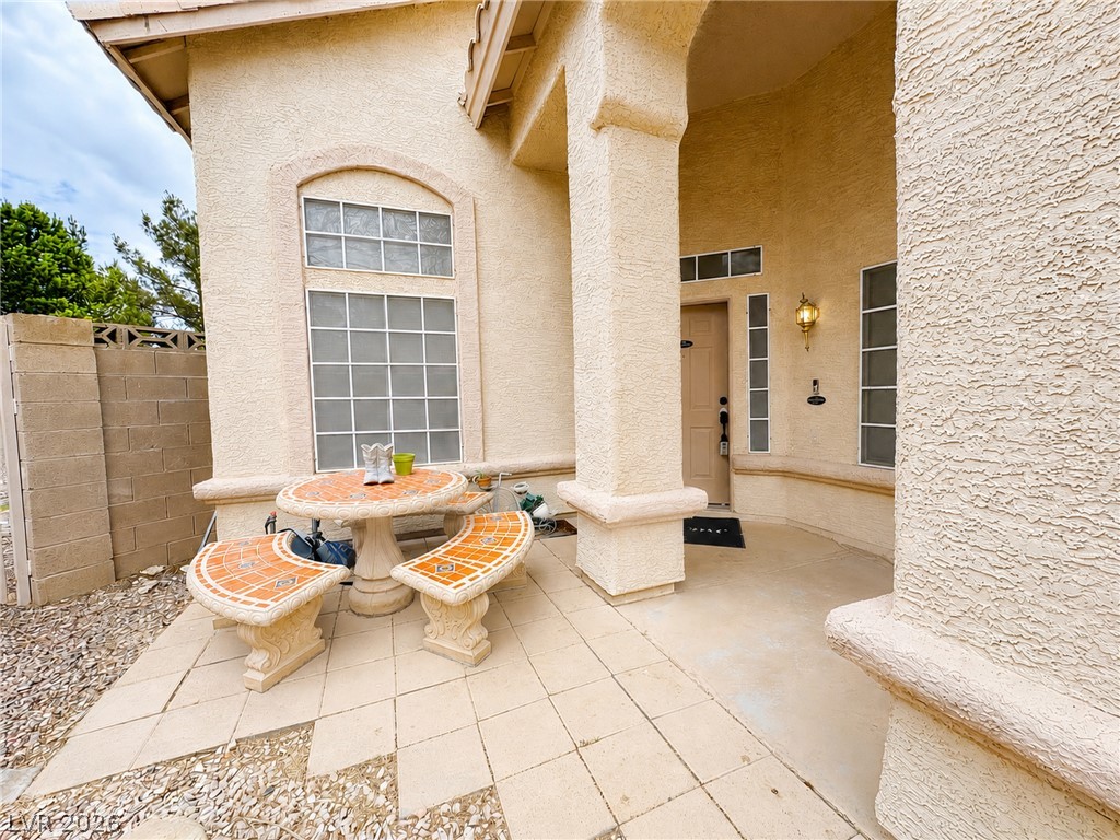 8121 Handle Bar Lane Property Photo 3