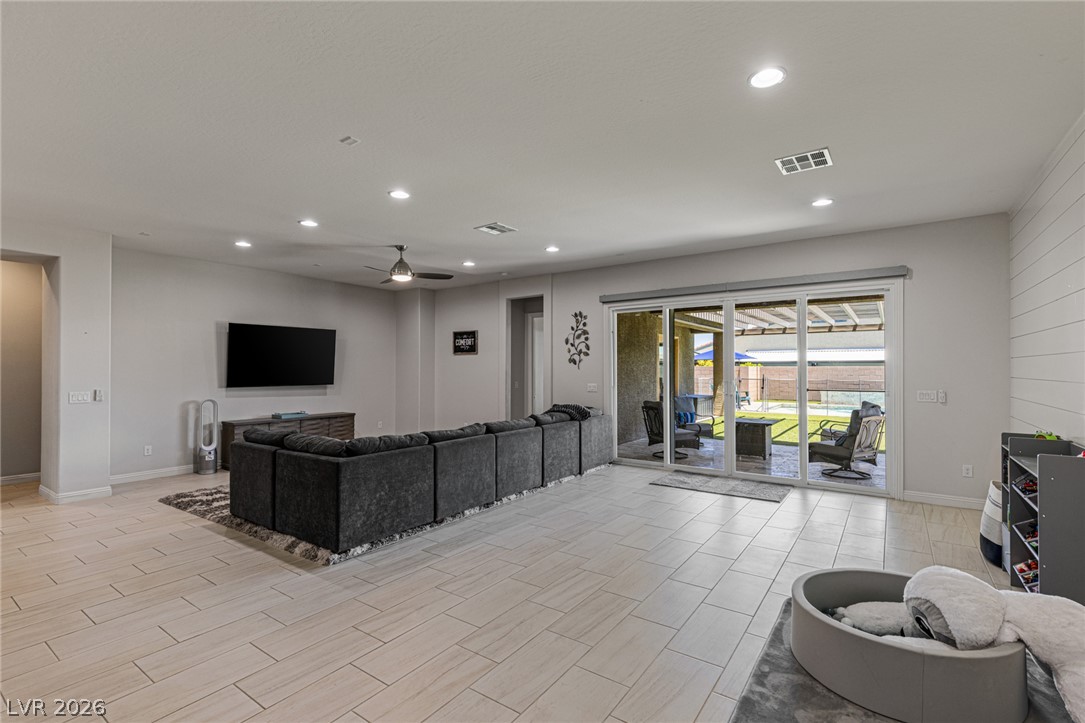 7036 Arabian Ridge Street Property Photo 17