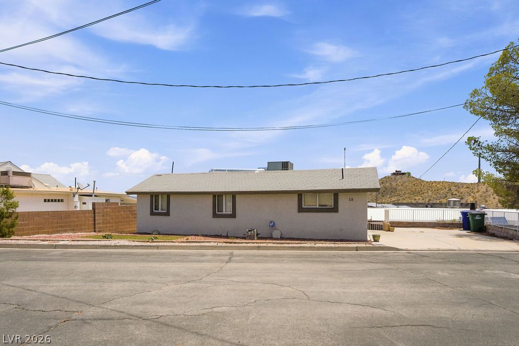 15 Valley View Lane Property Photo 2