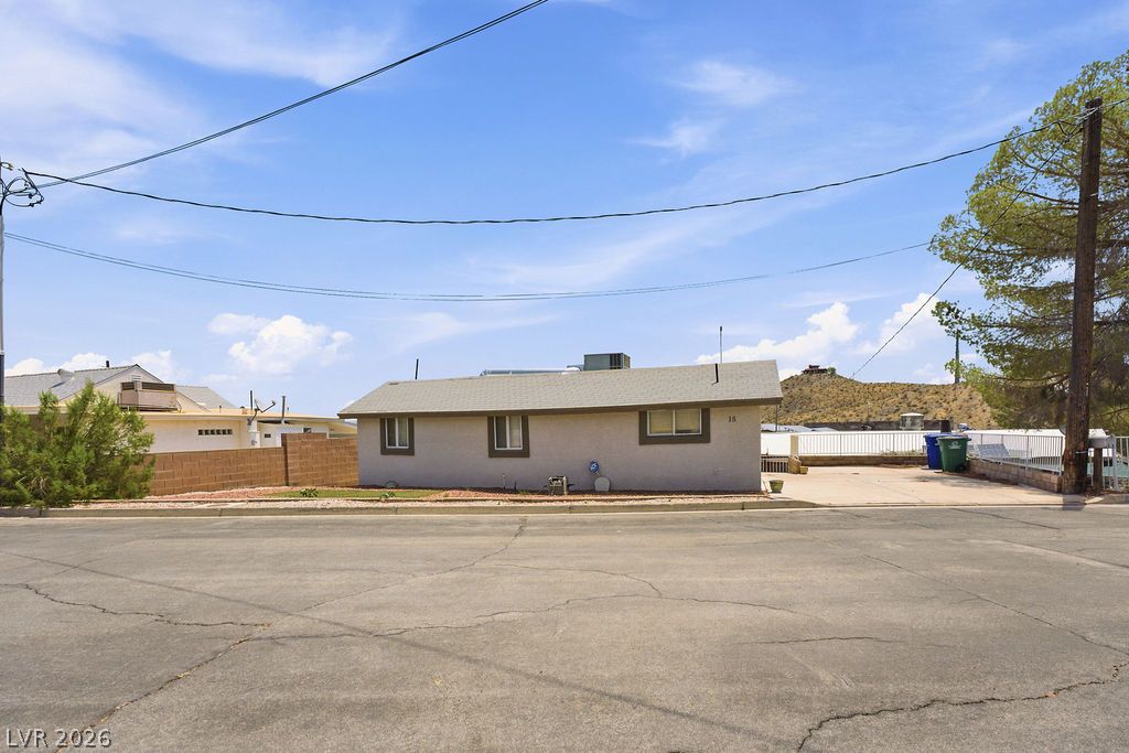 15 Valley View Lane Property Photo 3