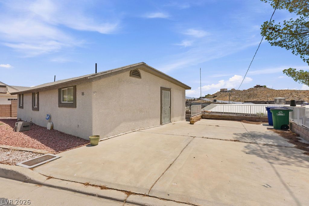 15 Valley View Lane Property Photo 6