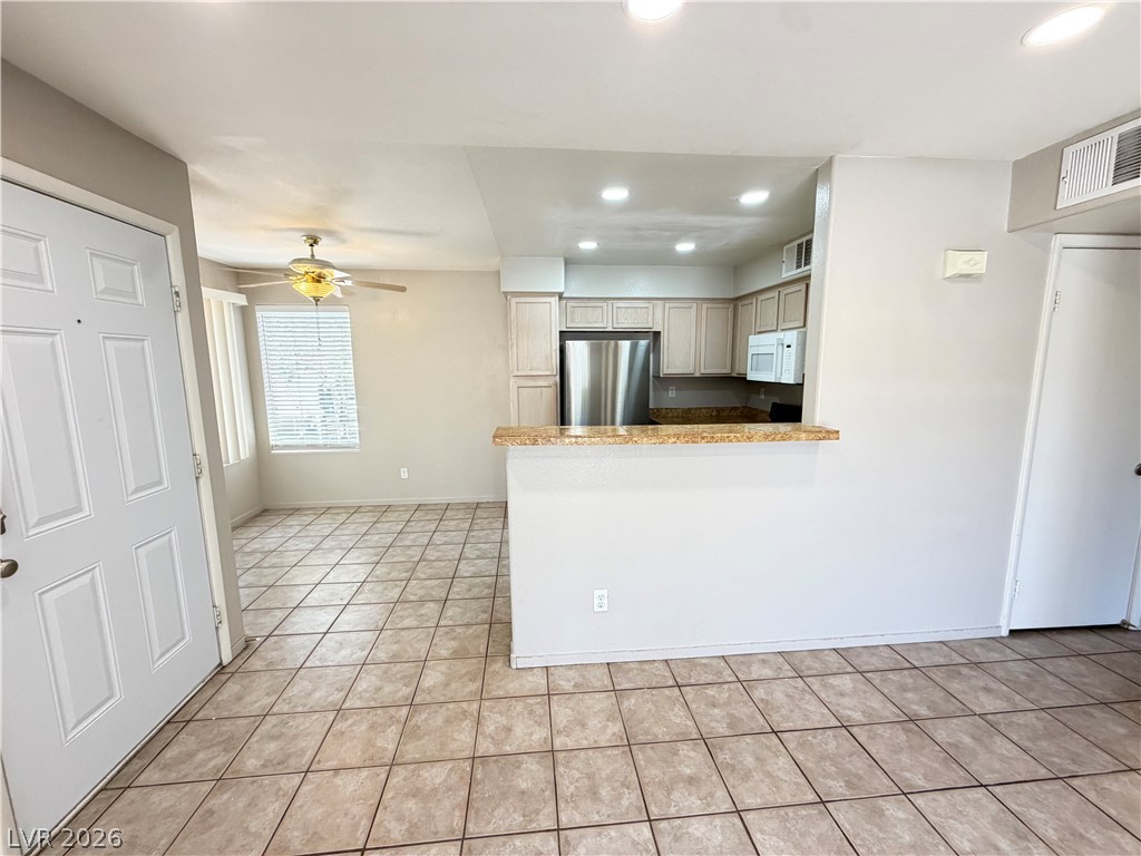 3085 Casey Drive 204 Property Photo 3