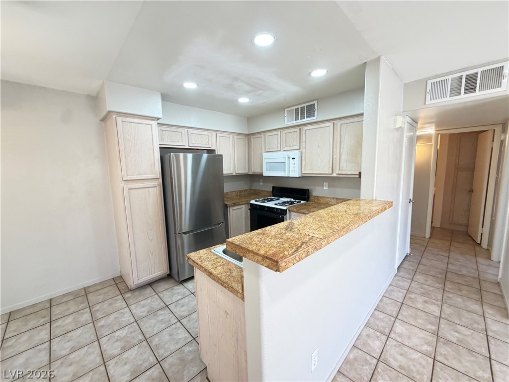 3085 Casey Drive 204 Property Photo 4