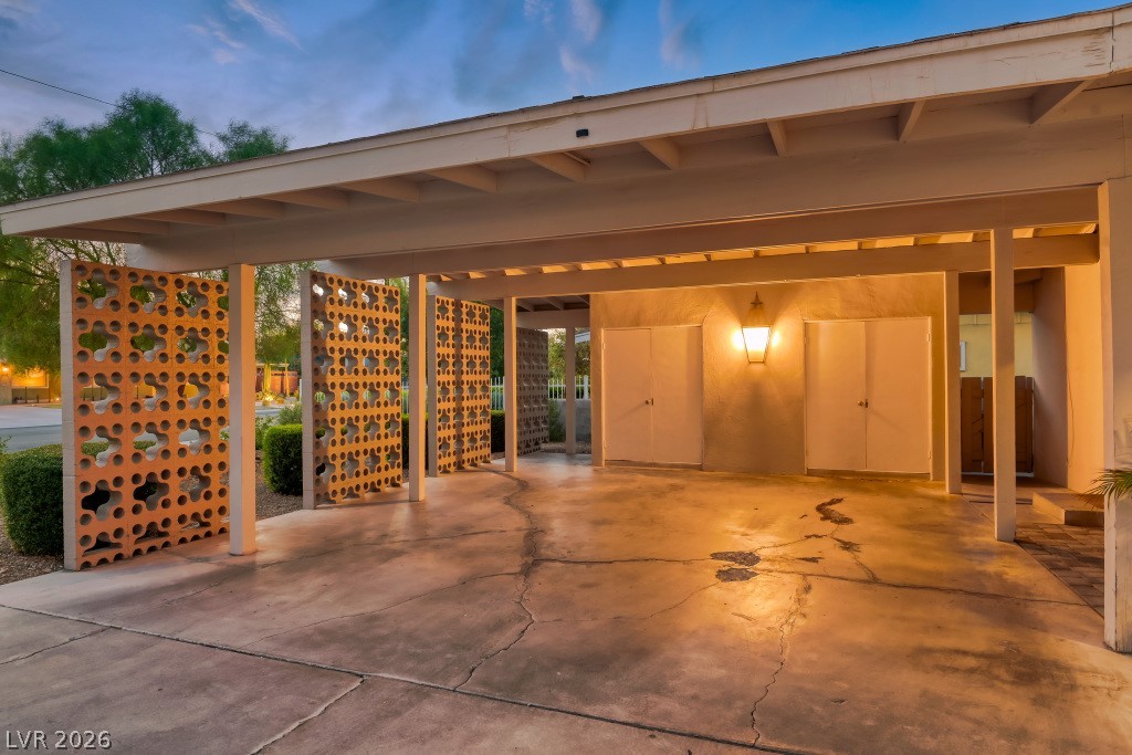 1281 Strong Drive Property Photo 3