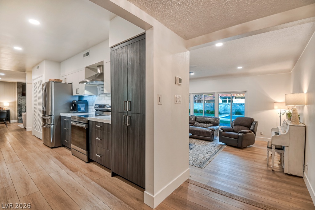 1281 Strong Drive Property Photo 6