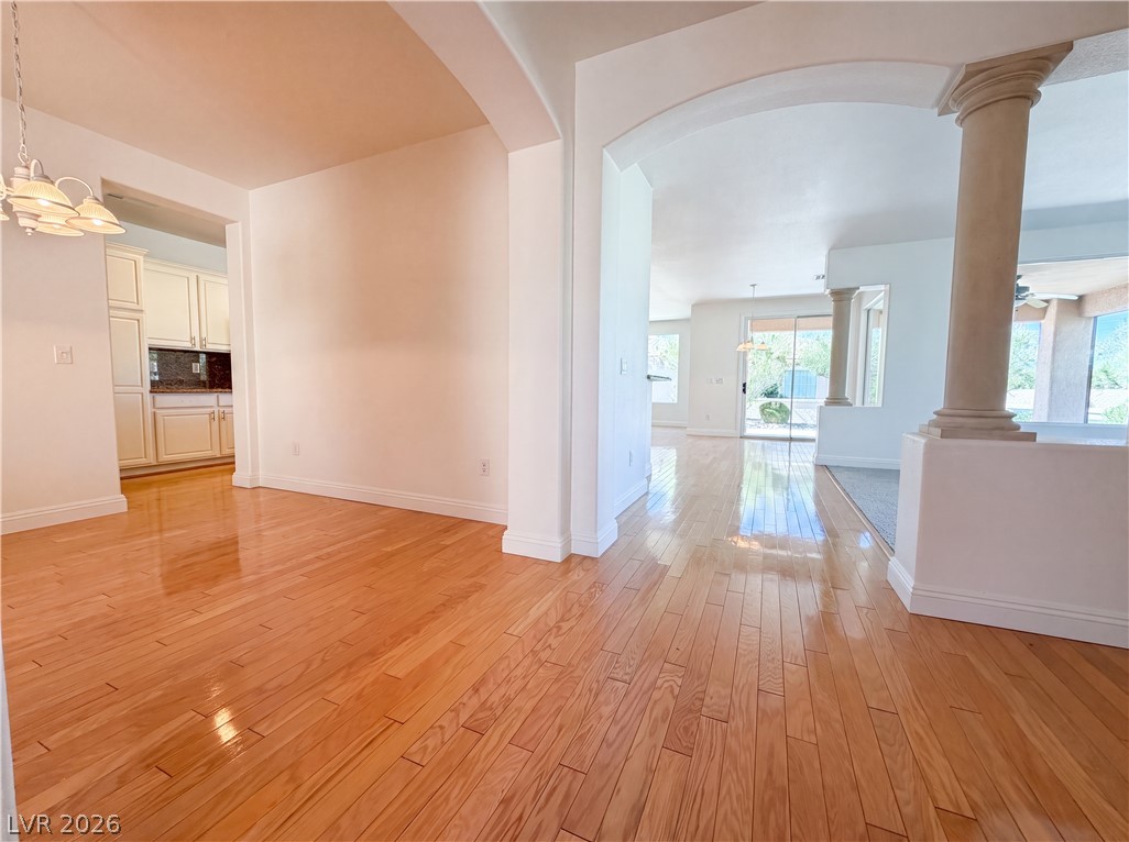 10228 Donde Avenue Property Photo 6