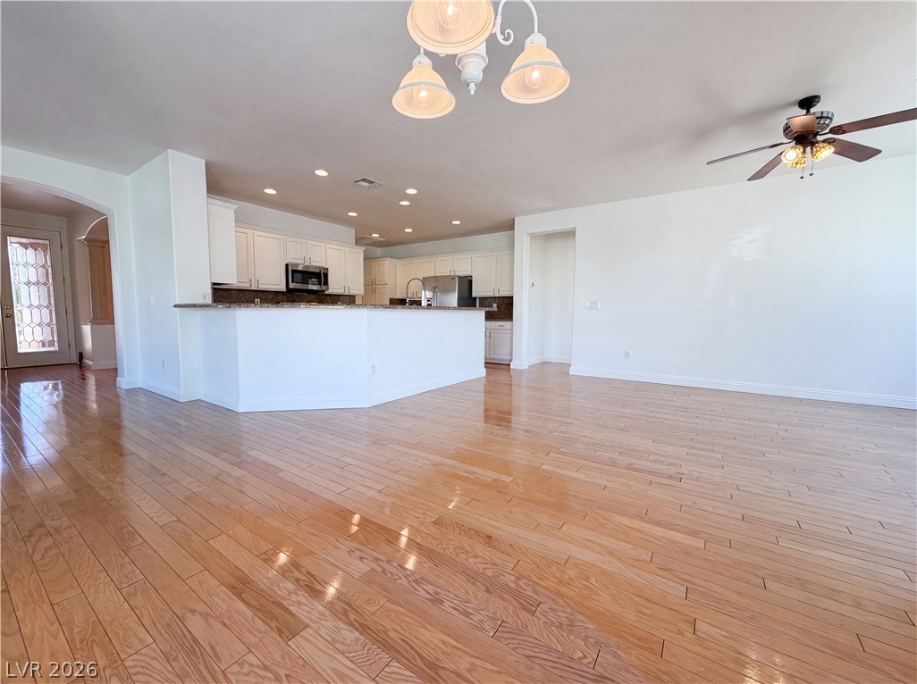 10228 Donde Avenue Property Photo 15