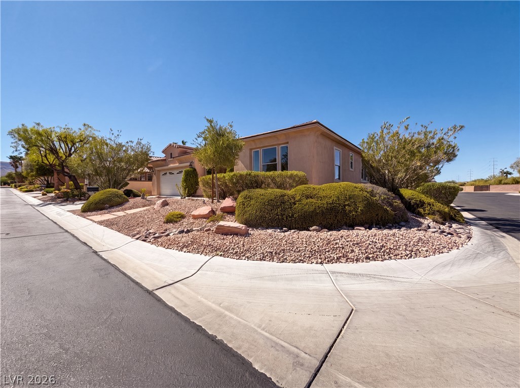 10228 Donde Avenue Property Photo 18
