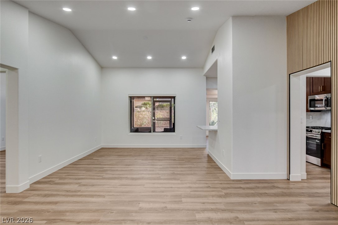 2401 Ocean Edge Court Property Photo 11