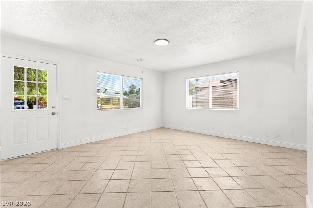 5193 Orinda Avenue Property Photo 9