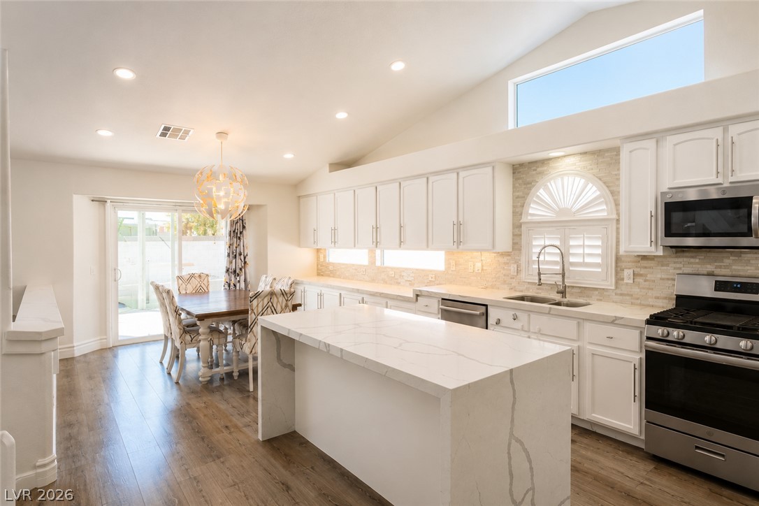 9682 Driftwood Island Court Property Photo 4