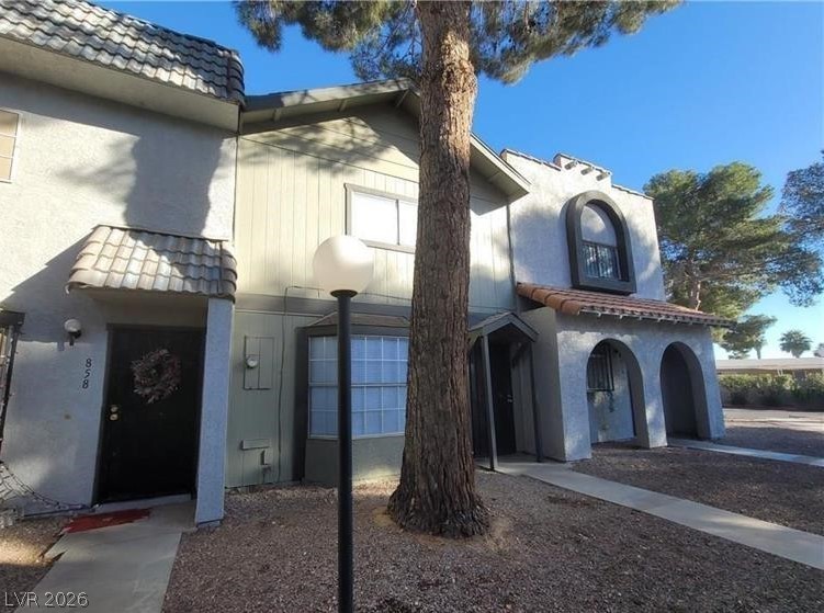 854 Stainglass Lane Property Photo 2