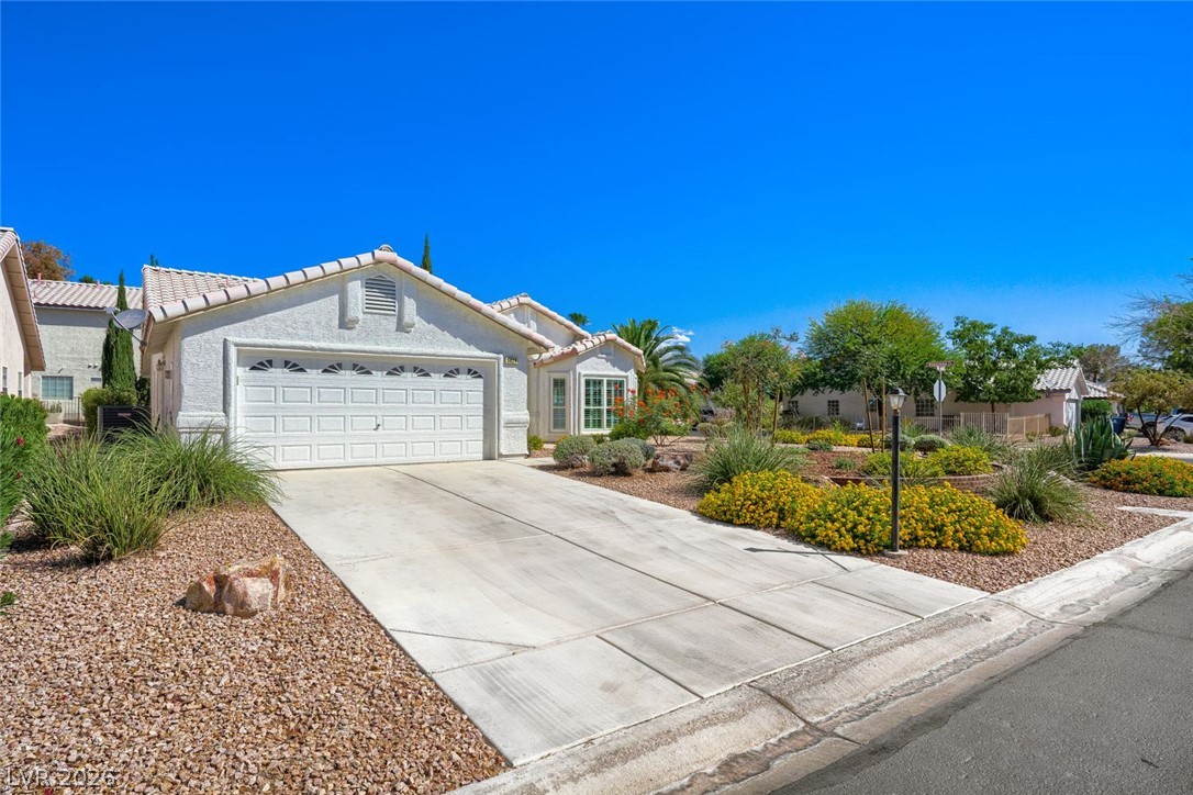 5421 Desert Paradise Drive Property Photo 3