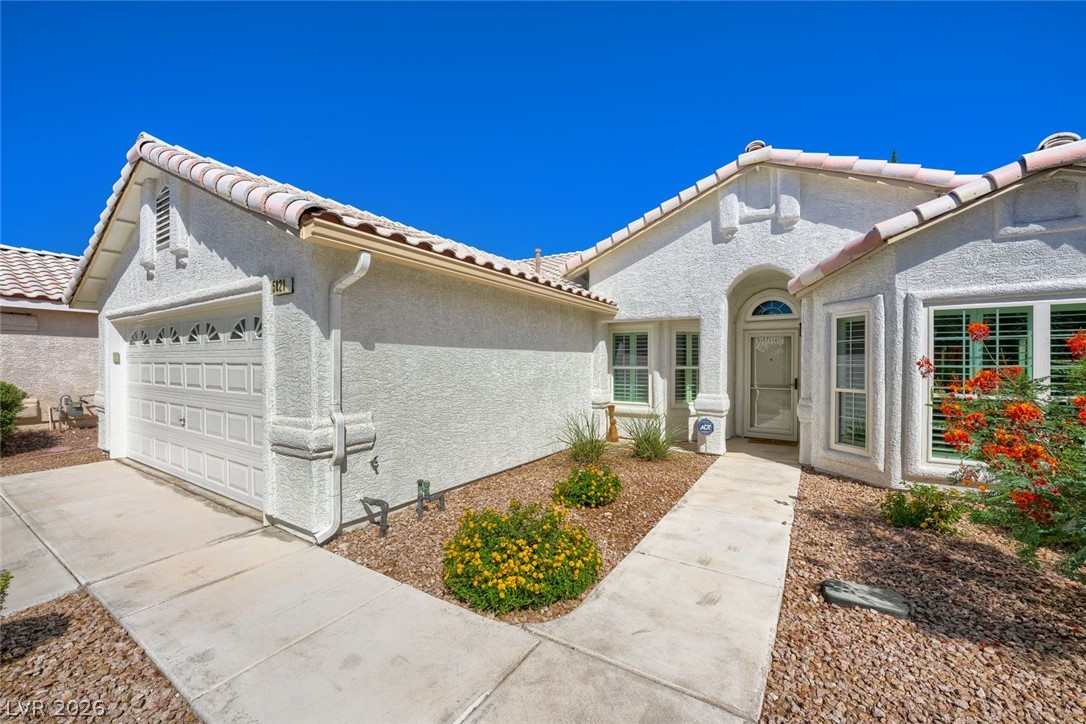 5421 Desert Paradise Drive Property Photo 4