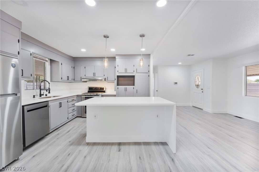 5235 Sir James Way Property Photo 10