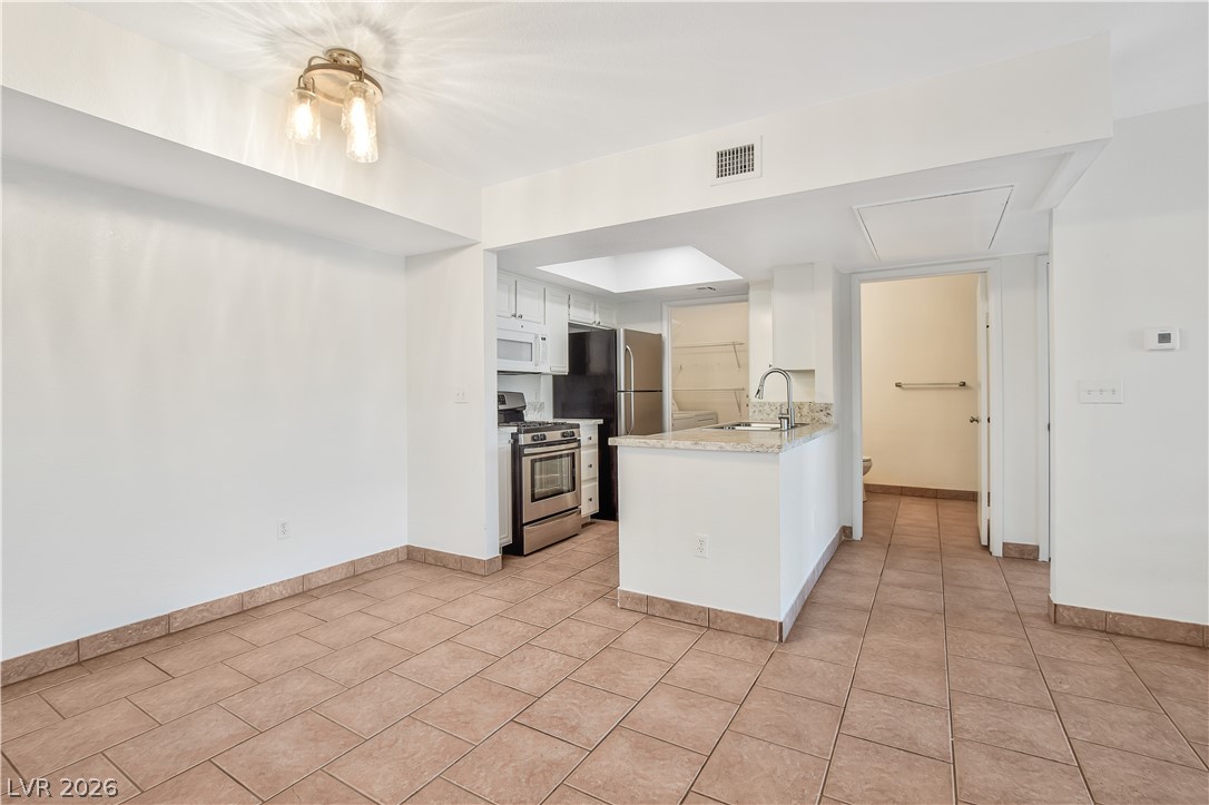 1908 Desert Falls Court 108 Property Photo 5