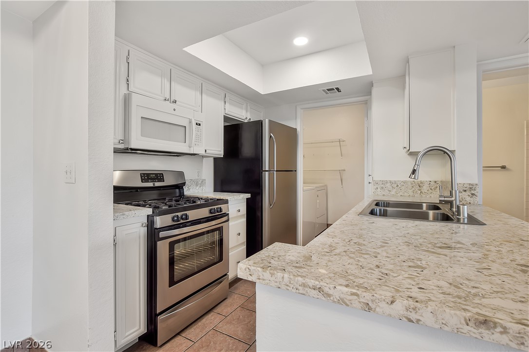 1908 Desert Falls Court 108 Property Photo 6