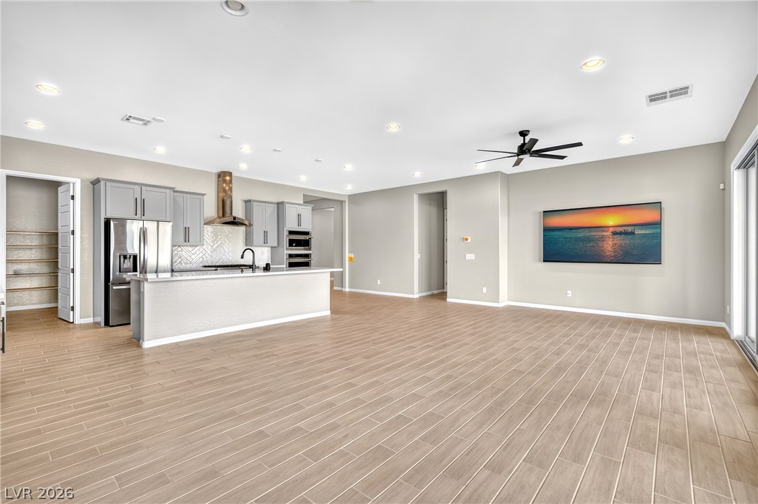 8762 Jesolo Court Property Photo 11