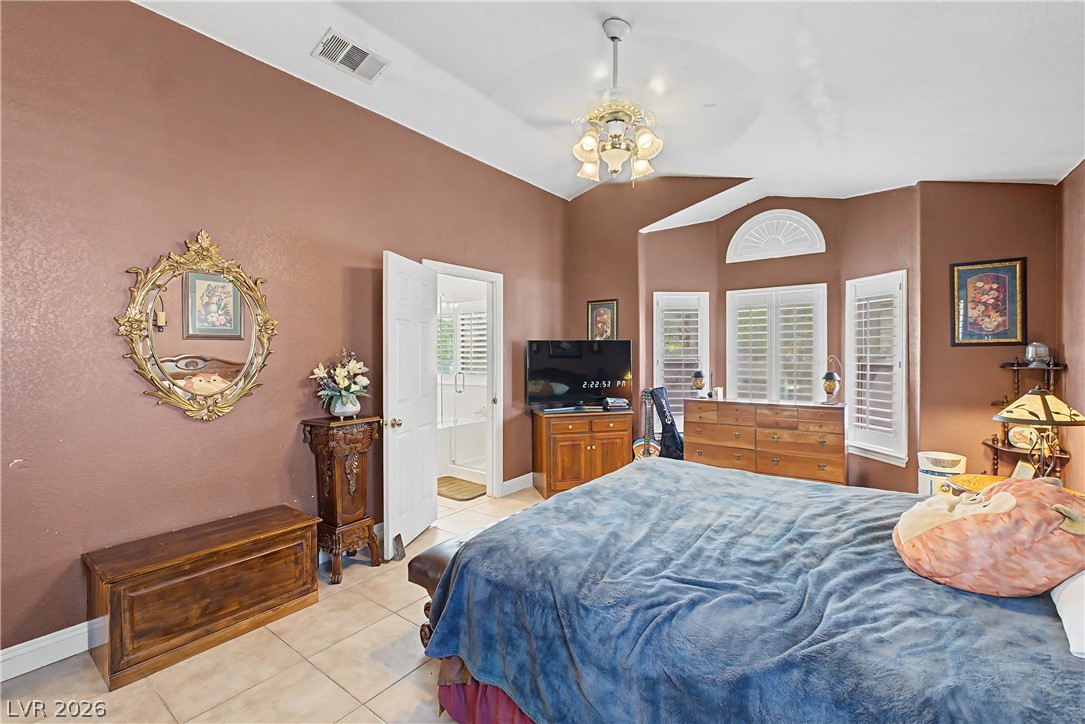 7821 Millhopper Avenue Property Photo 10