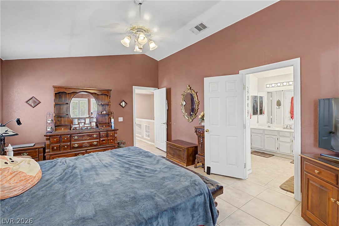 7821 Millhopper Avenue Property Photo 11