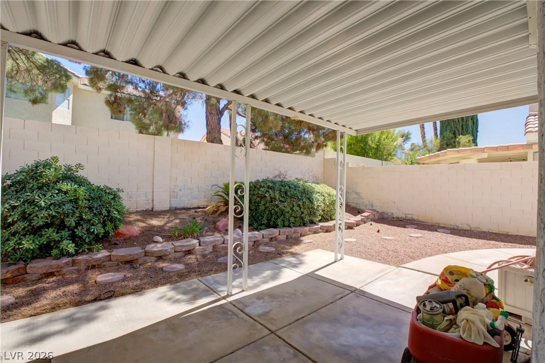 7821 Millhopper Avenue Property Photo 25