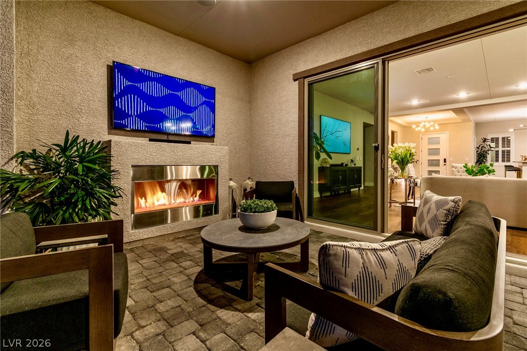 4660 Blushing Dawn Avenue Property Photo 10