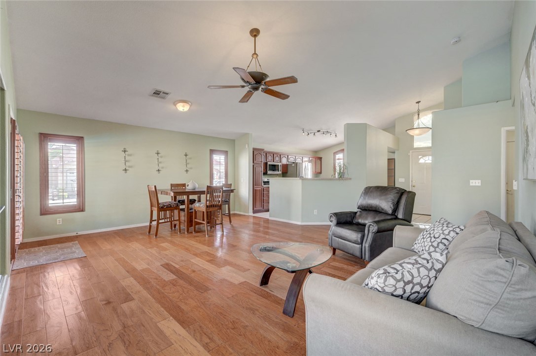 5304 Cartoon Court Property Photo 6