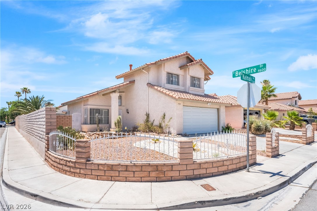 7531 Kalmalii Avenue Property Photo 4
