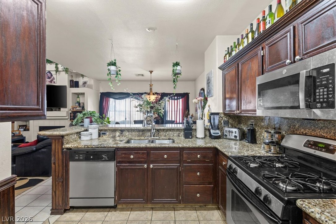 5267 Sunny Beach Lane Property Photo 12